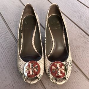 Tory Burch Sally Peep Toe Wedges in Python - Sz 8